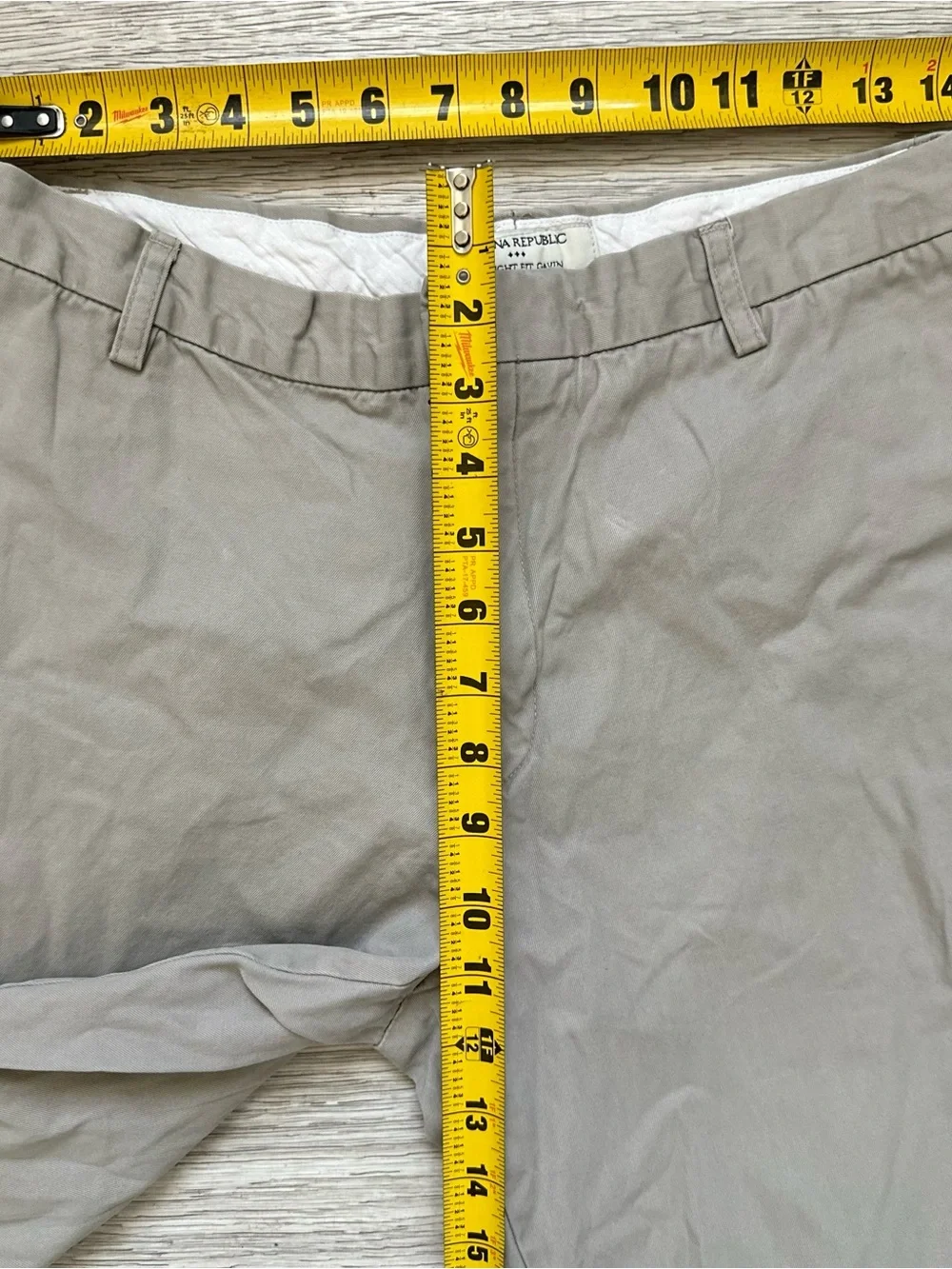 Banana Republic Khaki Straight-Leg Chinos - Light Taupe size 30/30